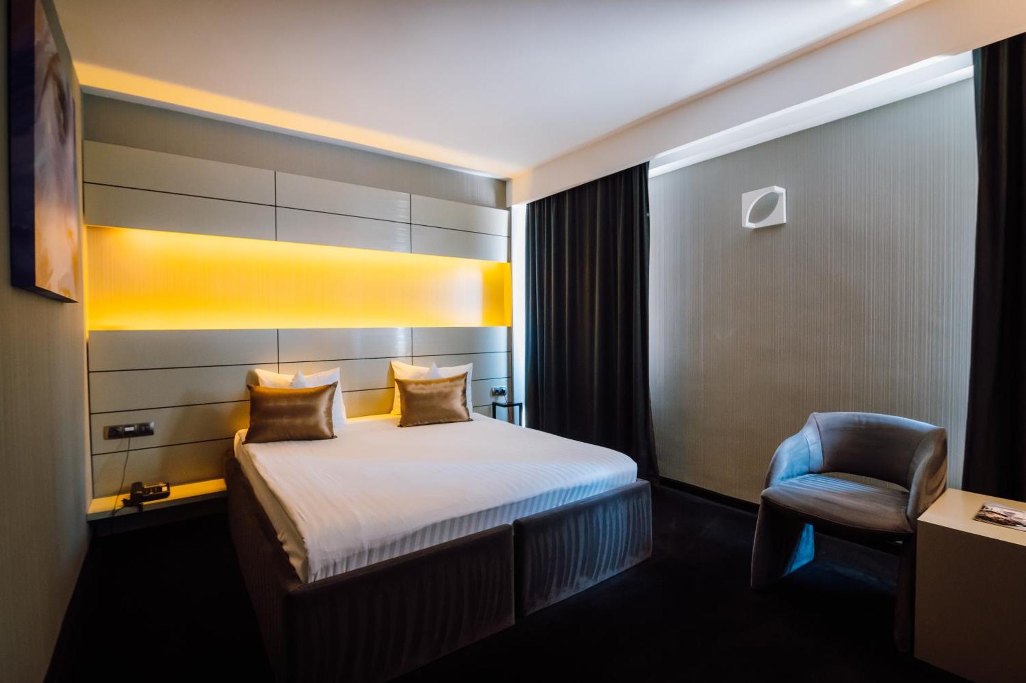 Plaza V Executive Hotel Targu Mures Exterior photo