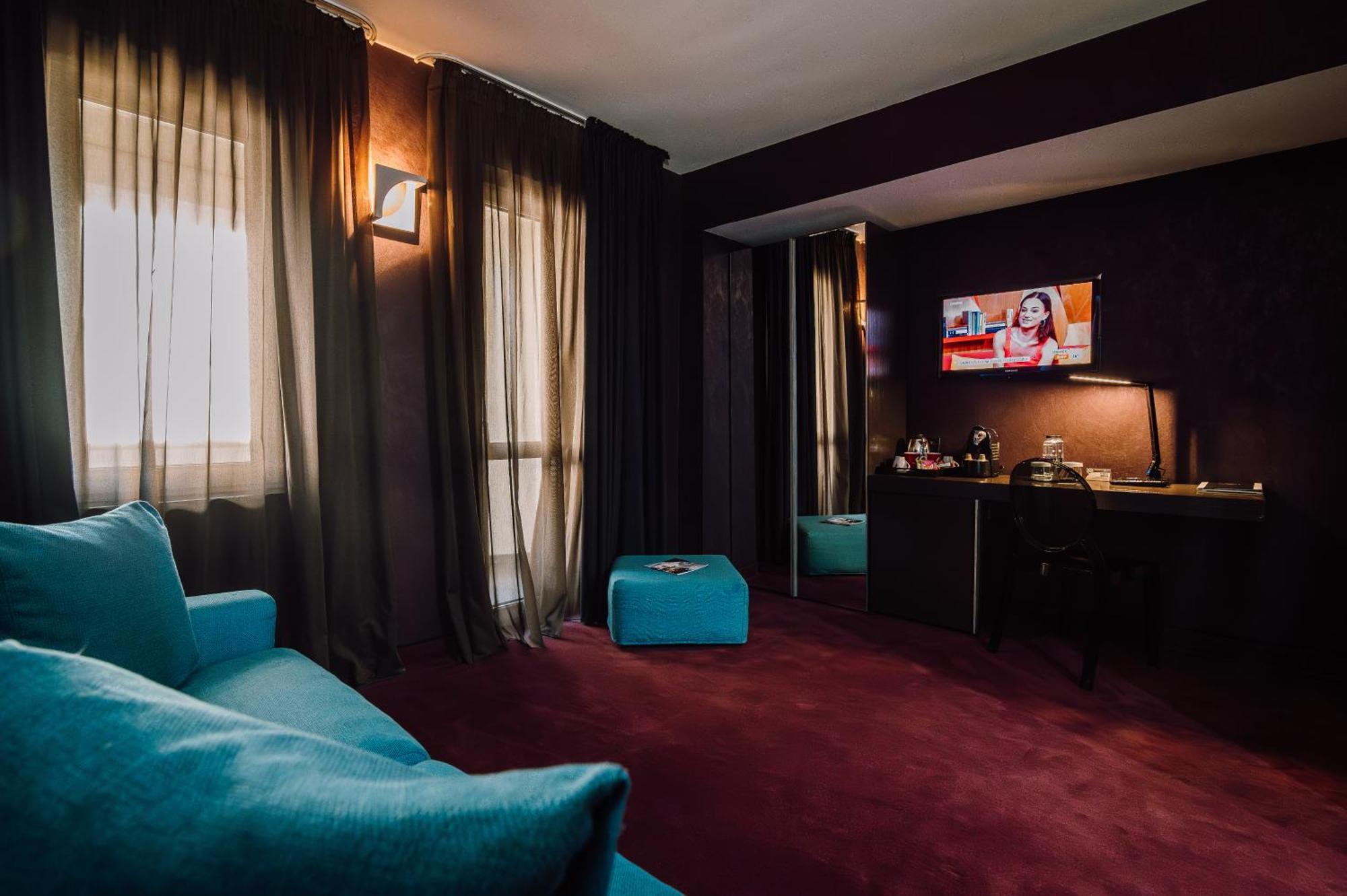 Plaza V Executive Hotel Targu Mures Exterior photo