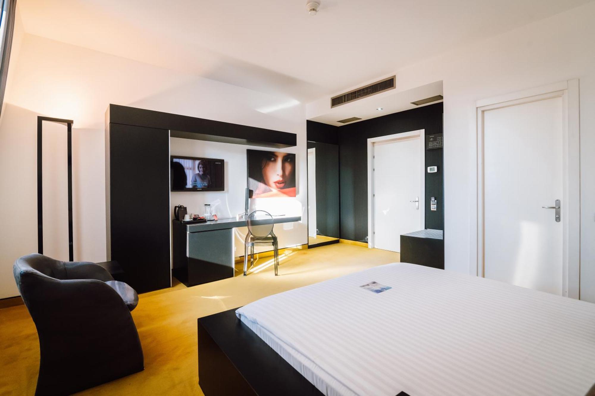 Plaza V Executive Hotel Targu Mures Exterior photo