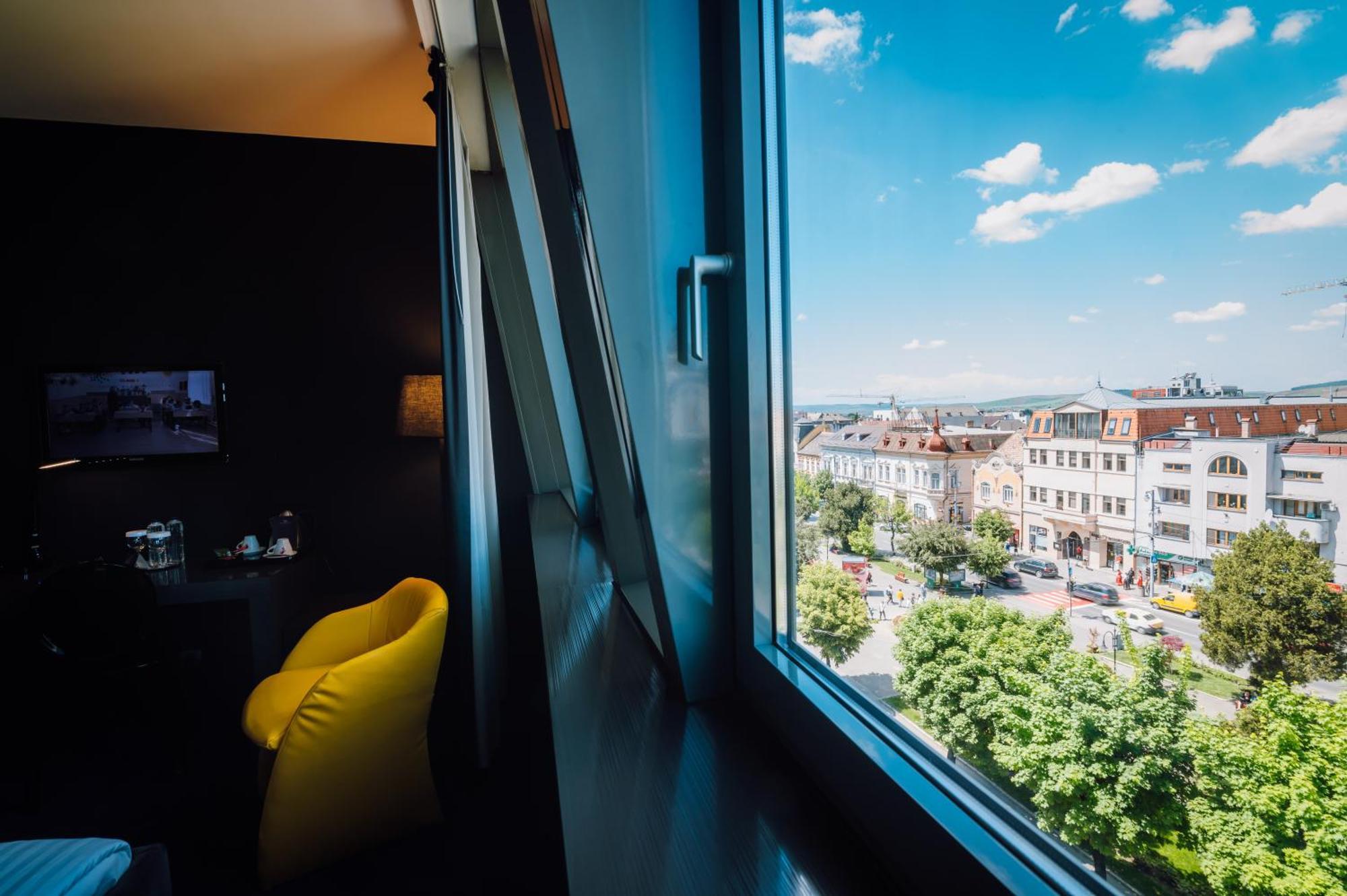 Plaza V Executive Hotel Targu Mures Exterior photo